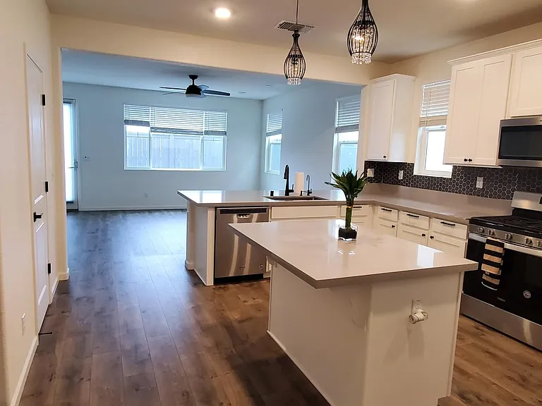 2433 Buzz Aldrin Way — Photo 6