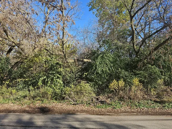 23 S Pistakee Lake Rd, Fox Lake, IL 60020