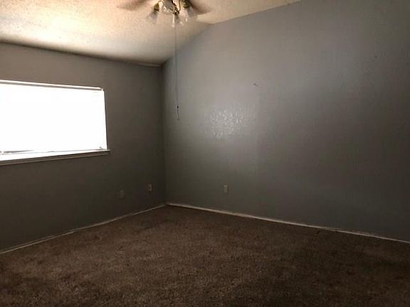 5th image of 2634 Carrington Ln
