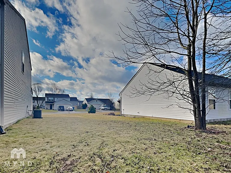 1698 Prairieview Ln — Photo 34