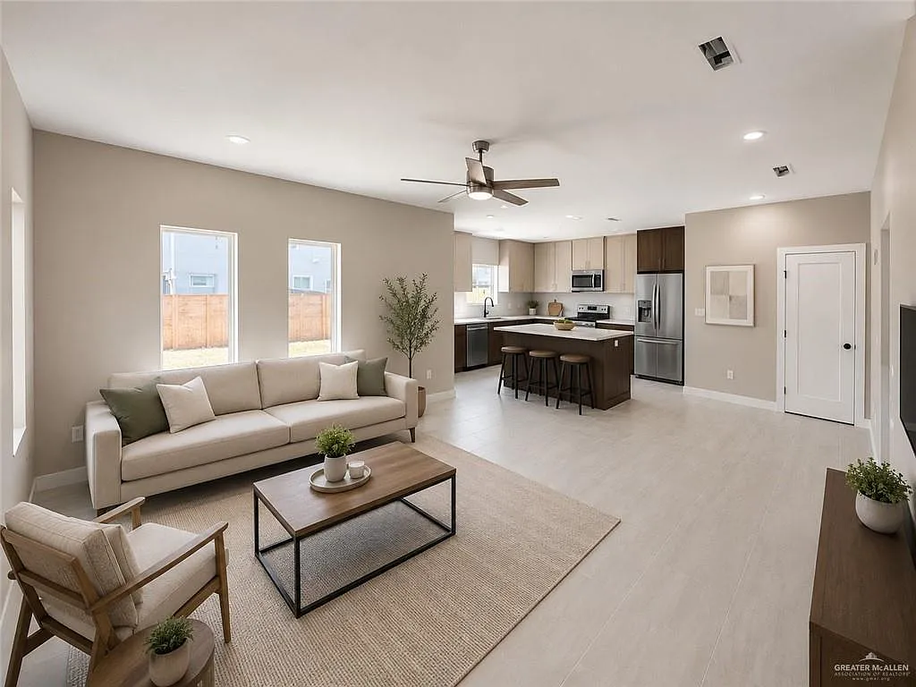3 bed, 2.5 bath, 1969 sqft, $2,100 — Photo 3