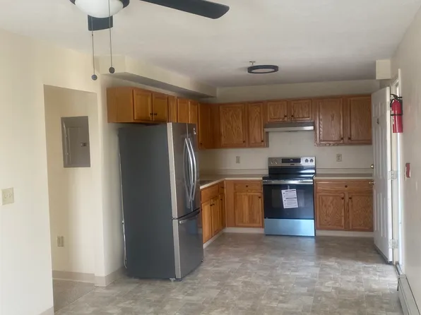 705 Union St #4A, Manchester, NH 03104