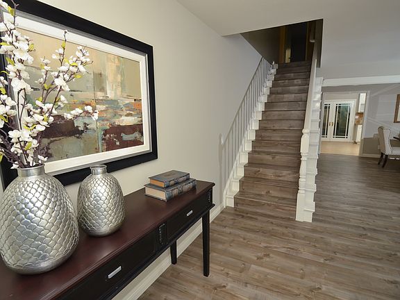 2nd image of 631 Damien Ave