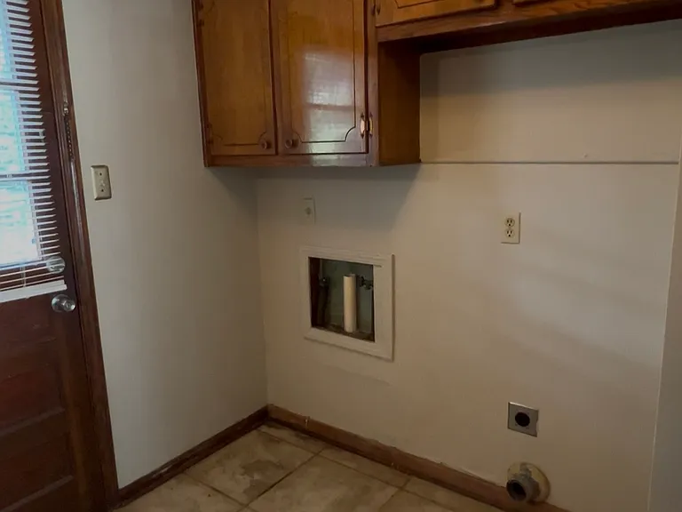 3611 Naylor Dr — Photo 6