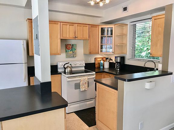 2nd image of 2 Isle Of Venice Dr APT 5