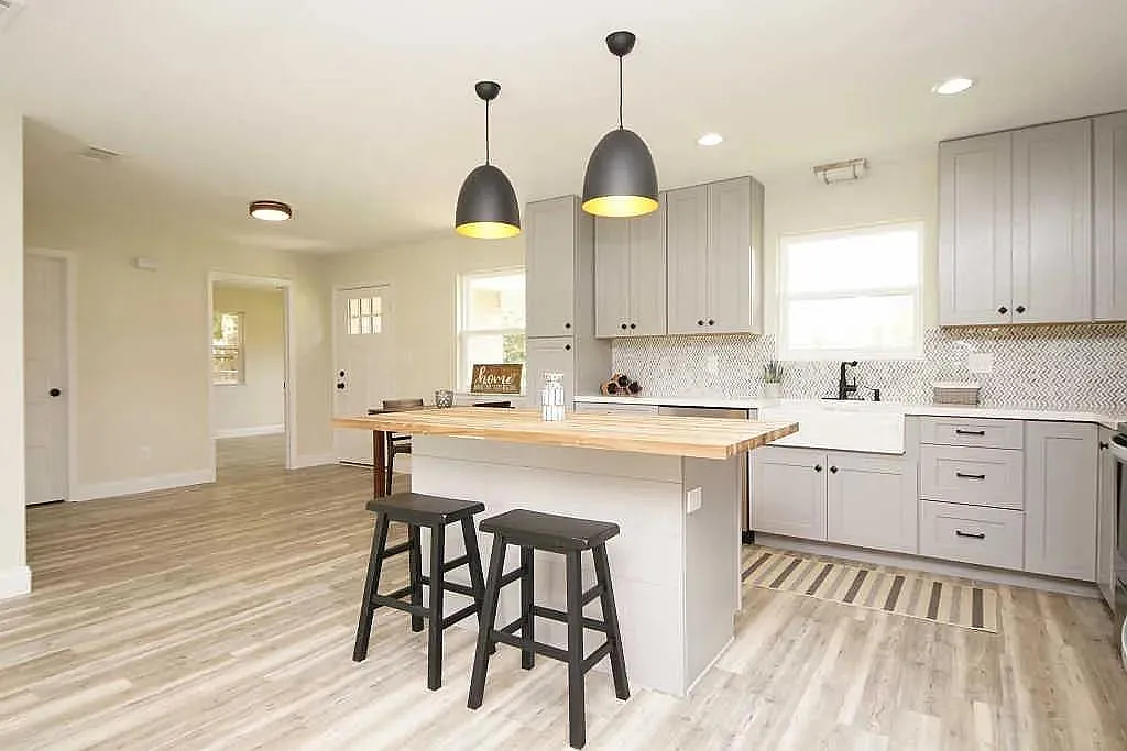 4 bed, 1614 sqft, $3,200 — Photo 4
