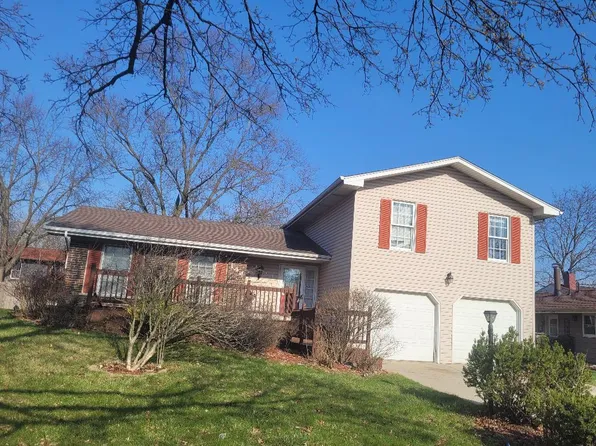 144 Oakwood Dr, Bolingbrook, IL 60440