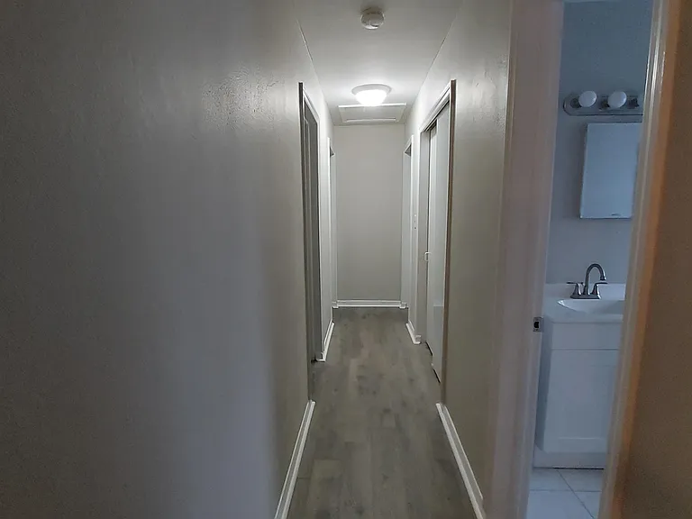 2247 Stella St — Photo 10