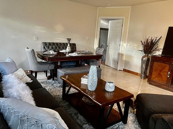 Living room/ Dining area