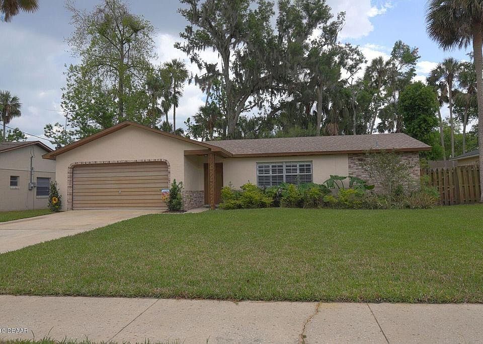 1st image of 44 Laurel Oaks Cir
