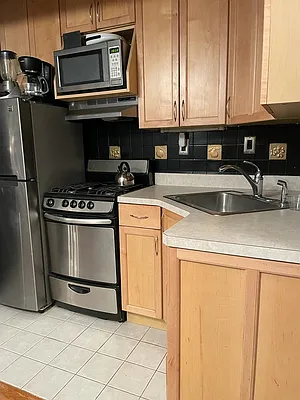 Sold by Manhattan Flats | media 5