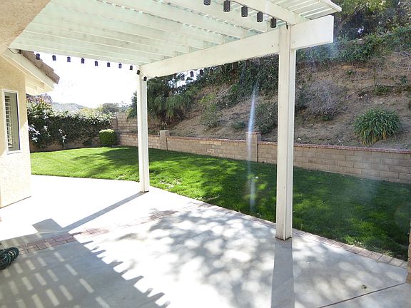 4th image of 22010 Grovepark Dr