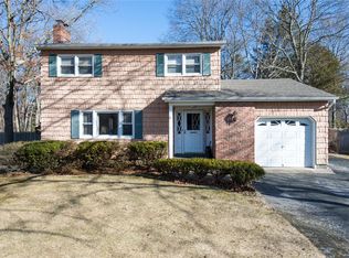 39 Morris Ave, Patchogue, NY 11772