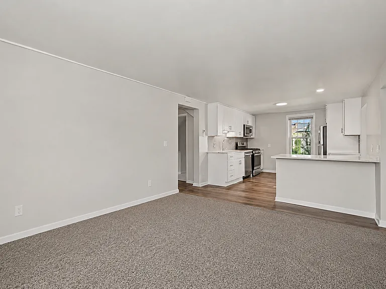 177 Davis Ave #3 — Photo 2
