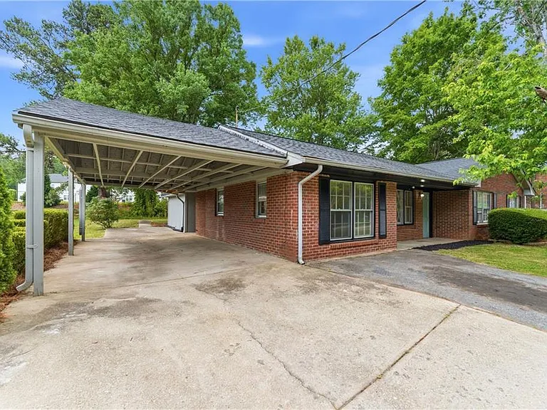 393 Old Acworth Rd — Photo 2
