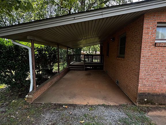 2nd image of 416 Stroud Rd