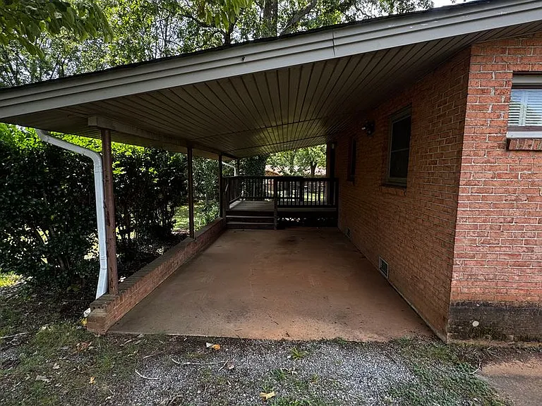 416 Stroud Rd — Photo 2