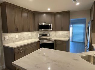 6870 Peach Tree Rd, Carlsbad, CA 92011