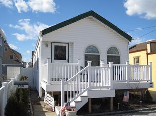 535 Beach 128th St, Far Rockaway, NY 11694