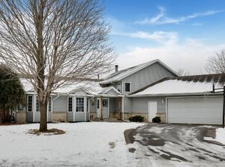1190 Frank Ct E, Maplewood, MN 55109