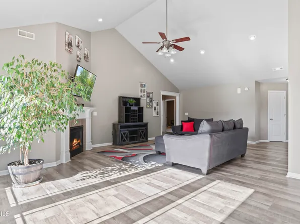 204 E Redtail Dr, Ashland, MO 65010