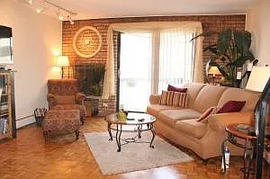 832 W Oakdale Ave #1H