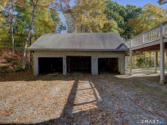 5th image of 128 Beacon Road