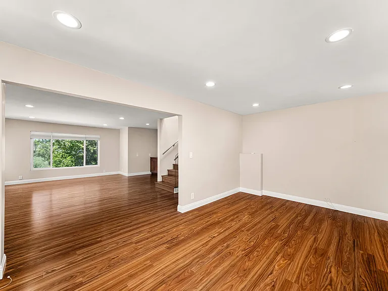 3751 Prestwick Dr — Photo 21