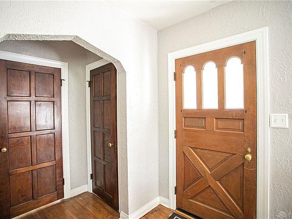 2nd image of 411 Hadley Ave