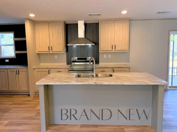 493 Marigold Ave, Defuniak Springs, FL 32433