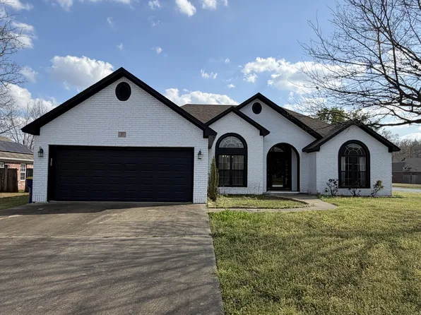 11 Lakeview Ln, Cabot, AR 72023