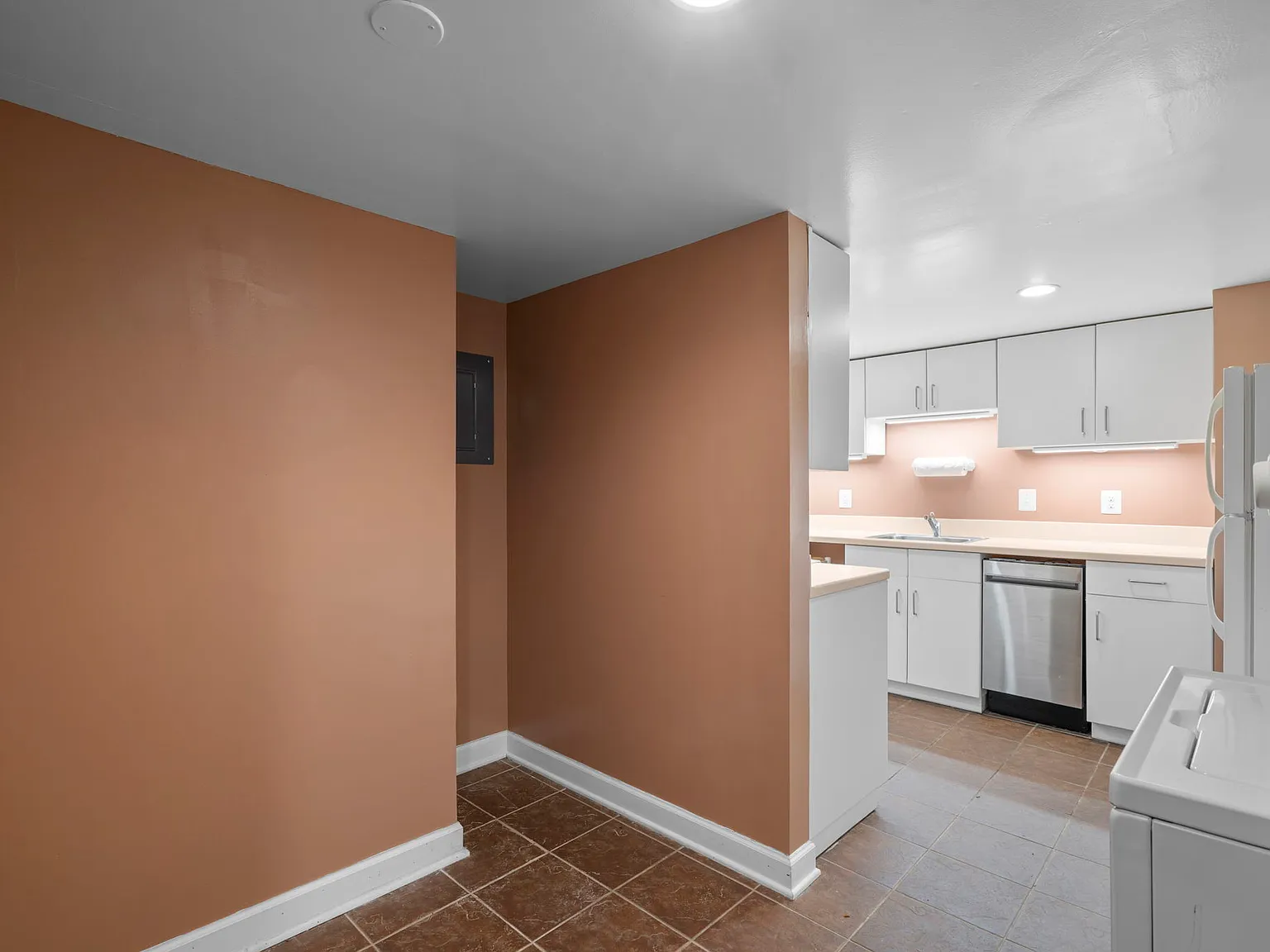 1 bed, $2,000 — Photo 3