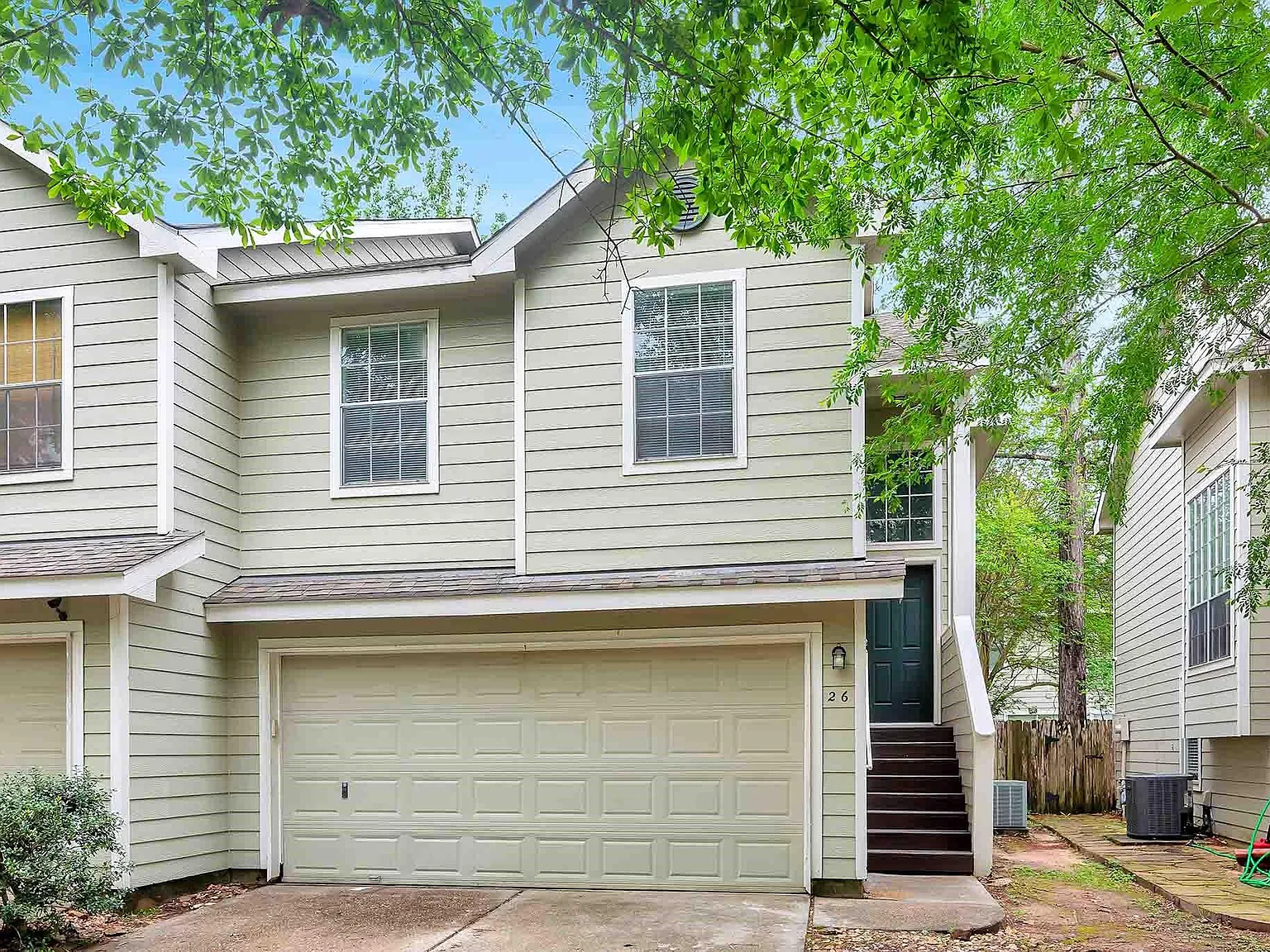 3 bed, 2.5 bath, 1233 sqft, $1,950 — Photo 3