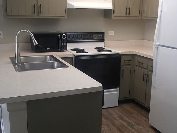 3rd image of 9950 Shady Ln APT 3B