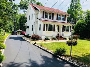 215 Greenbrook Rd, Green Brook, NJ 08812