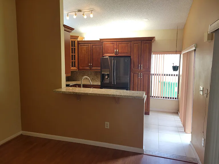 5881 Chester Ln — Photo 12