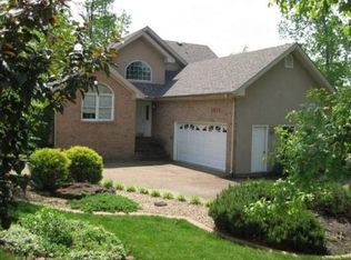 1015 Lakeview Dr, Paducah, KY 42003