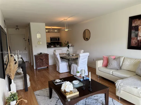 1225 NE 124th St APT 33A, North Miami, FL 33161