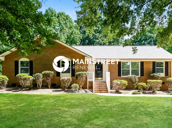 1100 Lightwood Dr, Matthews, NC 28105