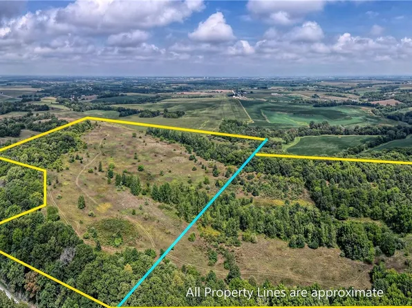 Lucas Dr, Pella, IA 50219