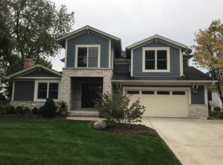 71 Waverly Ave, Clarendon Hills, IL 60514