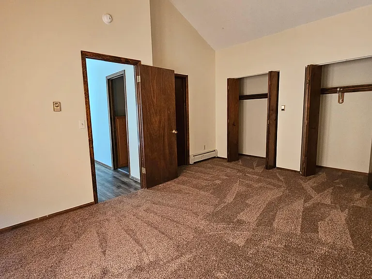 315 N Walnut St — Photo 8