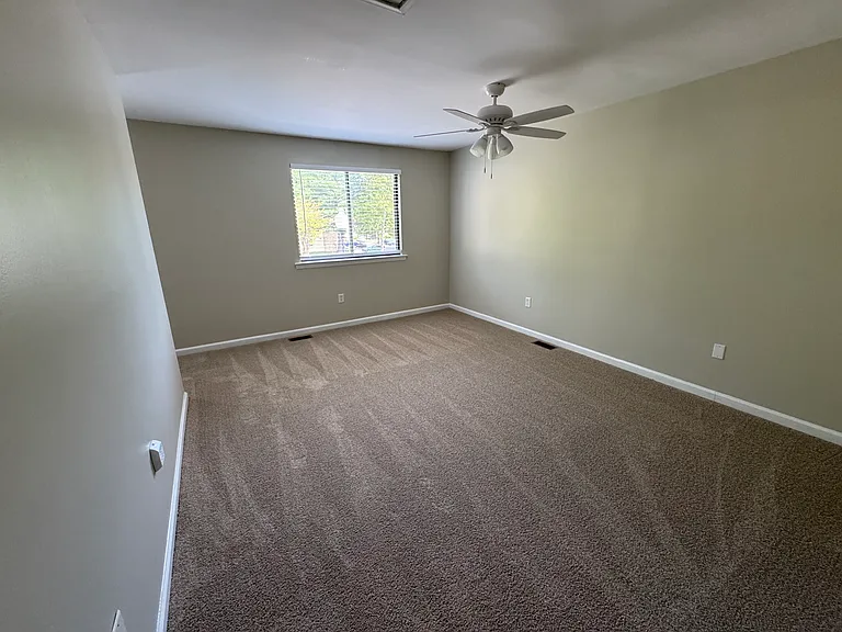 37 Rockwell Ct — Photo 16