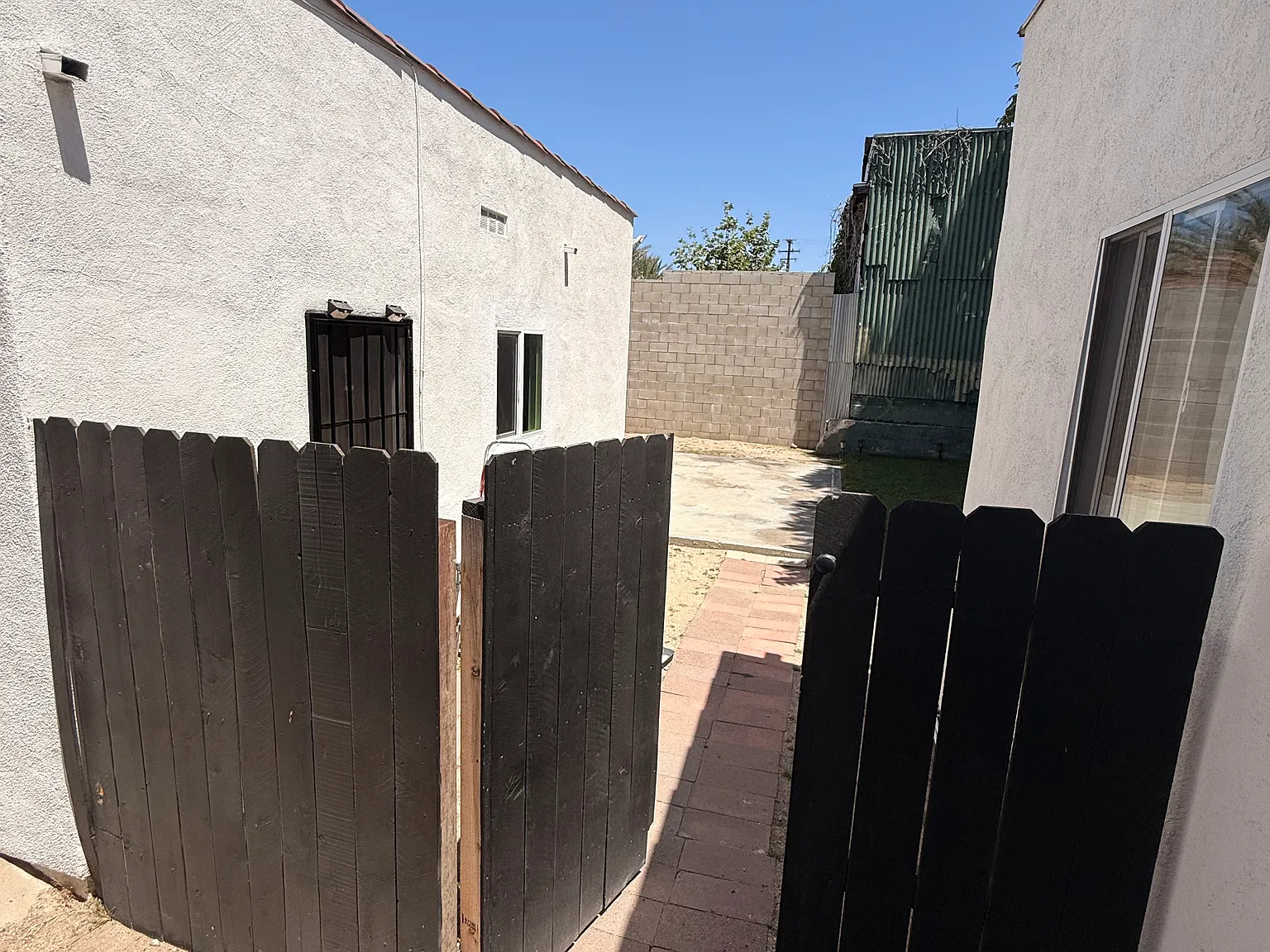 Studio, 250 sqft, $1,500 — Photo 1
