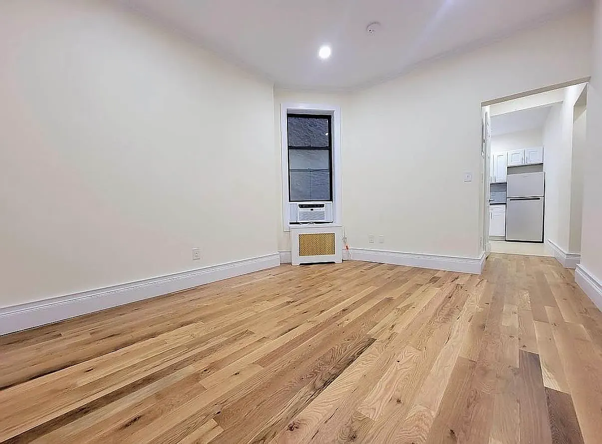 131 Thompson Street — Photo 4