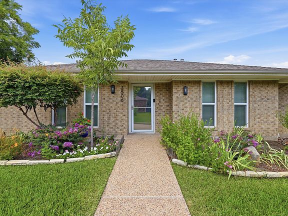 3rd image of 3506 Valley View Ln