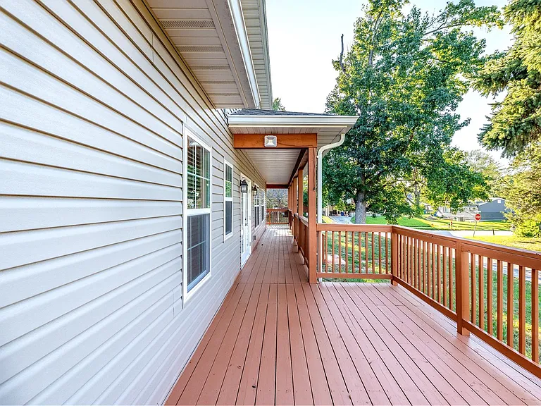 1140 Collingwood Dr — Photo 9