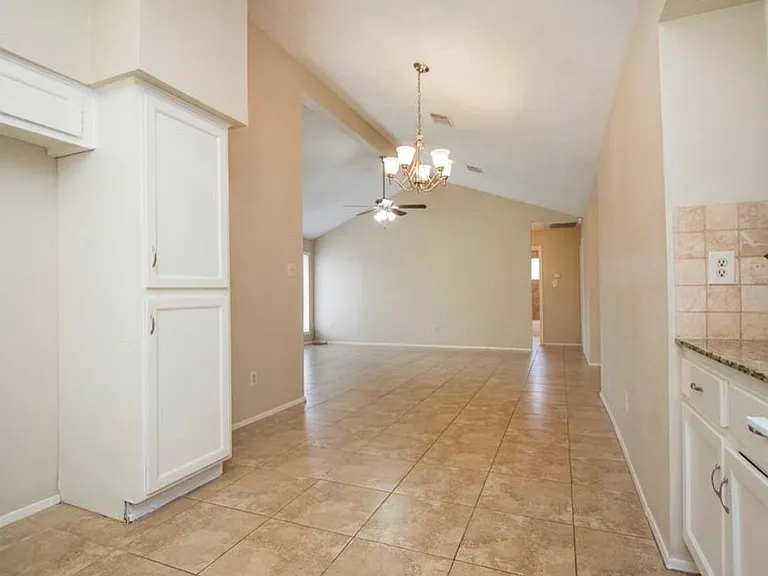 5815 Heather St — Photo 7
