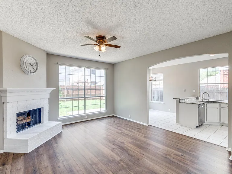 4713 Park Downs Dr — Photo 6