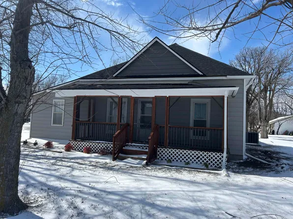 720 S Woodlawn St, Wellington, KS 67152